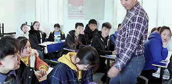 0063ZoUogy1fyos8g0oqmg309q04rkjn.gif