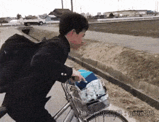 8f73642cgy1gb48tmvvt3g208p06ox6p.gif