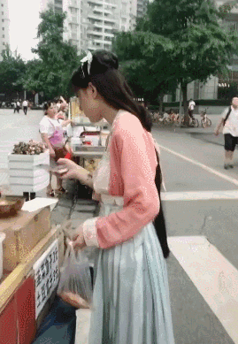 0085KTY1gy1ge78jdungeg307h0at1ky.gif